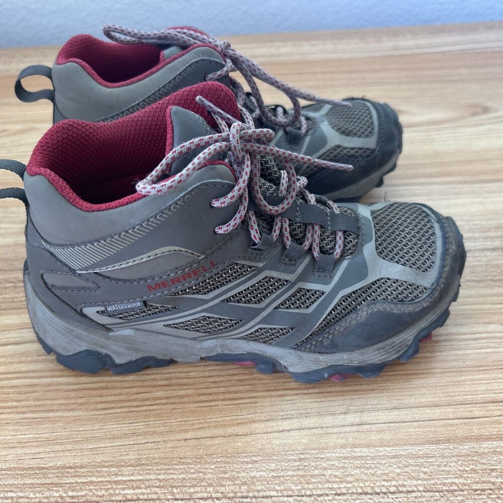 Merrell Moab FST Mid Waterproof Boys Hiking Boots Size 1